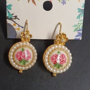 Gold tone dangle rose earrings with faux pearl